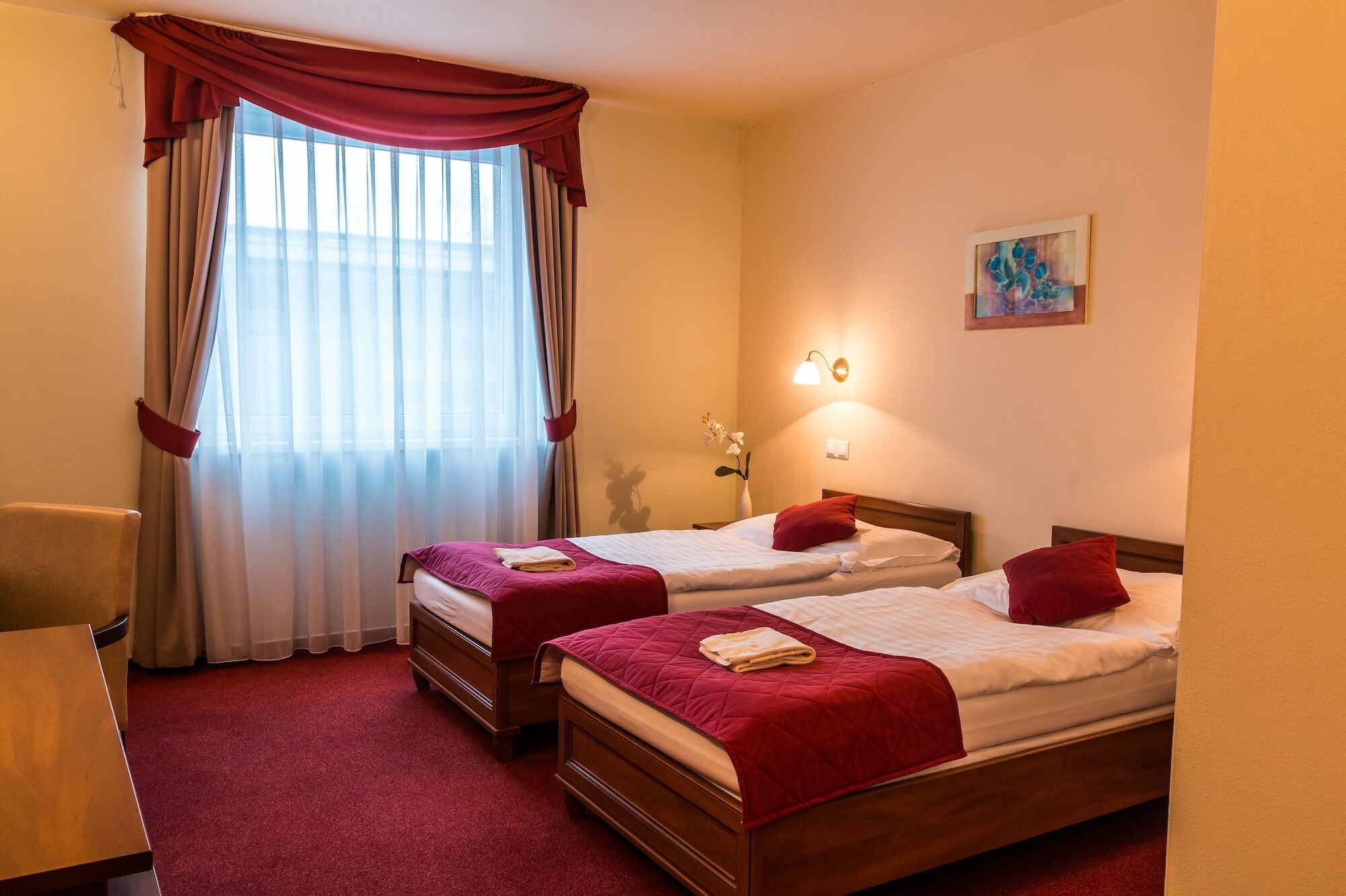 Hotel Dixon So Vstupom Do Bazena A Virivky Zdarma - Free Entrance To Pool And Jacuzzi Included Banska Bystrica Exterior photo