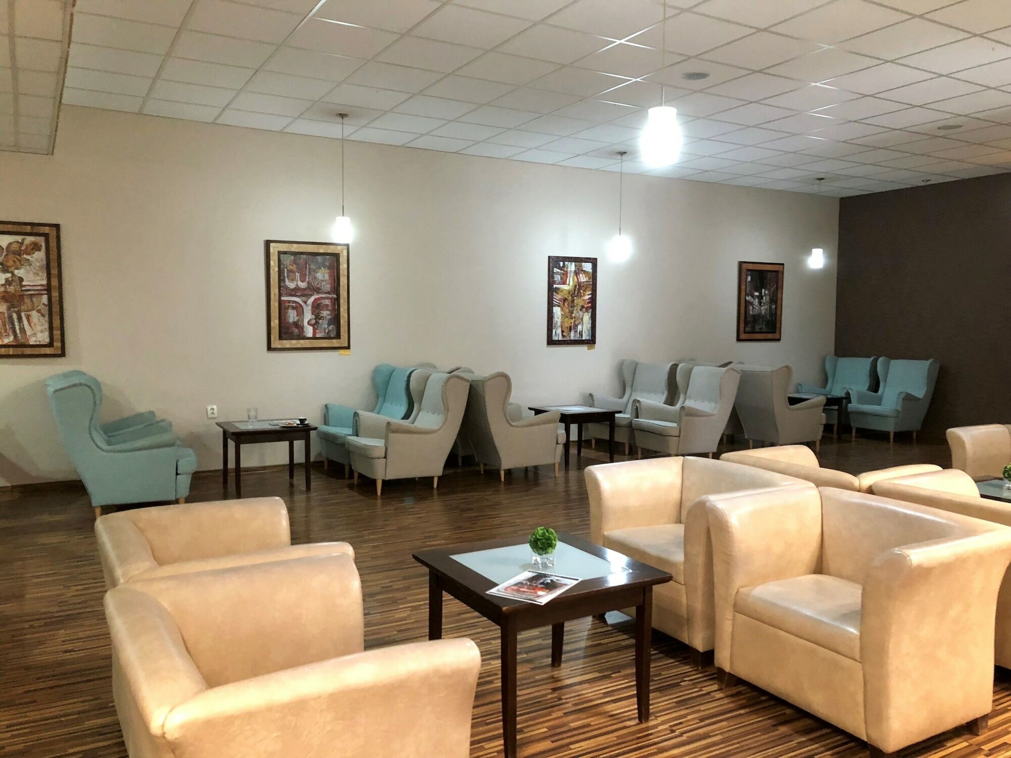 Hotel Dixon So Vstupom Do Bazena A Virivky Zdarma - Free Entrance To Pool And Jacuzzi Included Banska Bystrica Exterior photo